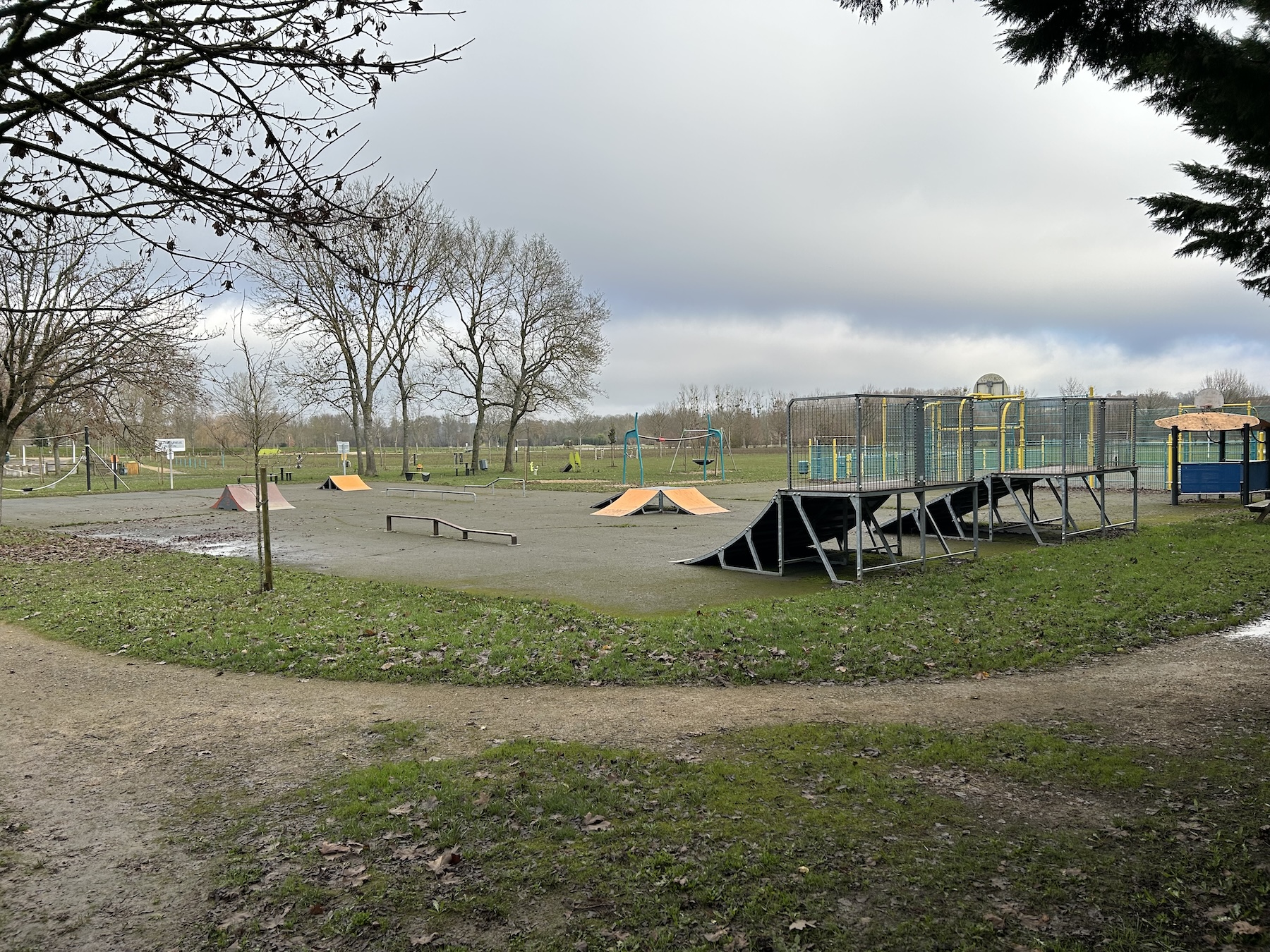 Chasseneuil-du-Poitou skatepark